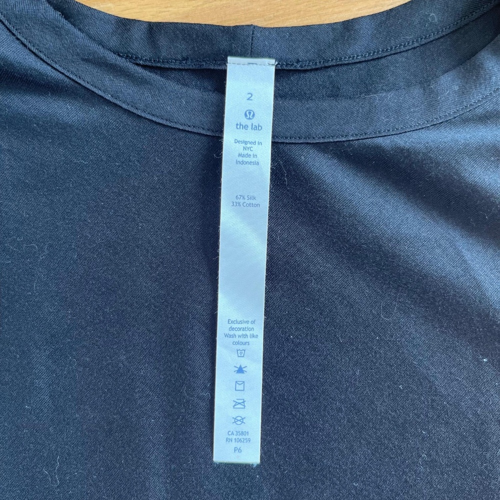 LULULEMON LAB BLACK SILK BLEND T-SHIRT NWT SIZE 2 - Picture 6 of 7